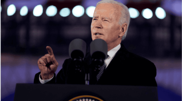 Neue Sanktionen gegen Russland könnten Benzinpreise in den USA erhöhen, so Biden.