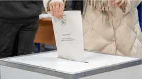 Warum wurde der erste Wahlgang der rumänischen Präsidentschaftswahlen annulliert? Entdecken Sie die neuen Wahltermine und die Hintergründe der Entscheidung!