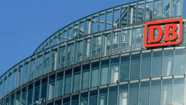 Deutsche Bahn EVG Tarifverhandlungen nach Streiks abgeschlossen – 6,5 % mehr Gehalt, 33 Monate Laufzeit, Kündigungsschutz und Sonderzahlungen für Schichtdienst. Das berichtet REnewz unter Berufung auf Deutsche Bahn.