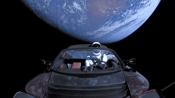 Astronomen feierten die Entdeckung eines neuen Asteroiden – doch es war Elon Musks Tesla! Der Roadster rast seit 2018 durchs All. Die ganze Geschichte hier.