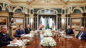 USA und Russland diskutieren in Riyadh über wirtschaftliche Nachkriegspläne. Kiew und die EU sind nicht eingeladen. Droht ein Deal auf Kosten der Ukraine?