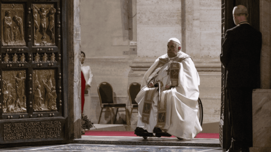 Vatikan: Papst Franziskus leidet an beidseitiger Lungenentzündung. Der Gesundheitszustand erfordert eine intensive Behandlung. Der Vatikan bittet um Gebete.