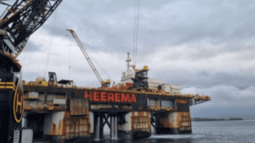 Norwegische Firma Haltbakk Bunkers stoppt Treibstofflieferungen an US-Militärschiffe als Reaktion auf Trumps Streit mit Selenskyj. Norwegen distanziert sich.