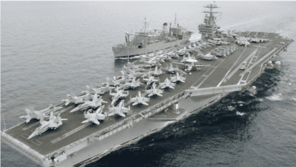 Huthi-Rebellen greifen US-Flugzeugträger im Roten Meer an. Reaktion auf Luftangriffe der USA gegen Jemen. Eskalation im Nahen Osten droht.