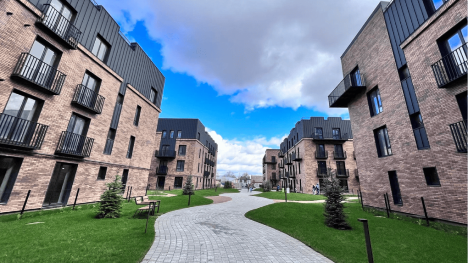 oderne Wohnanlage mit Klinkerfassade und energieeffizienter Dämmung