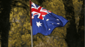 Australien verstärkt seine Verteidigung mit neuen Anti-Schiffs-Raketen als Antwort auf Chinas maritime Präsenz. Die Modernisierung der Armee soll bis 2027 erfolgen.