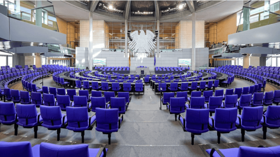 Bundestag debattiert über Grundgesetzänderung, eine Billion Euro Schulden für Verteidigung und Infrastruktur. Union, SPD, Grüne und FDP mit eigenen Vorschlägen.