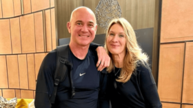 Steffi Graf jetzt auf Instagram! Die Tennis-Legende gibt private Einblicke, folgt Stars & teilt Sportmomente. Jetzt mehr über ihr Social-Media-Comeback erfahren!