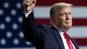 Trump bekräftigt US-Anspruch auf Grönland – auch militärische Mittel seien nicht ausgeschlossen. Dänemark und die Bewohner der Insel weisen dies entschieden zurück.