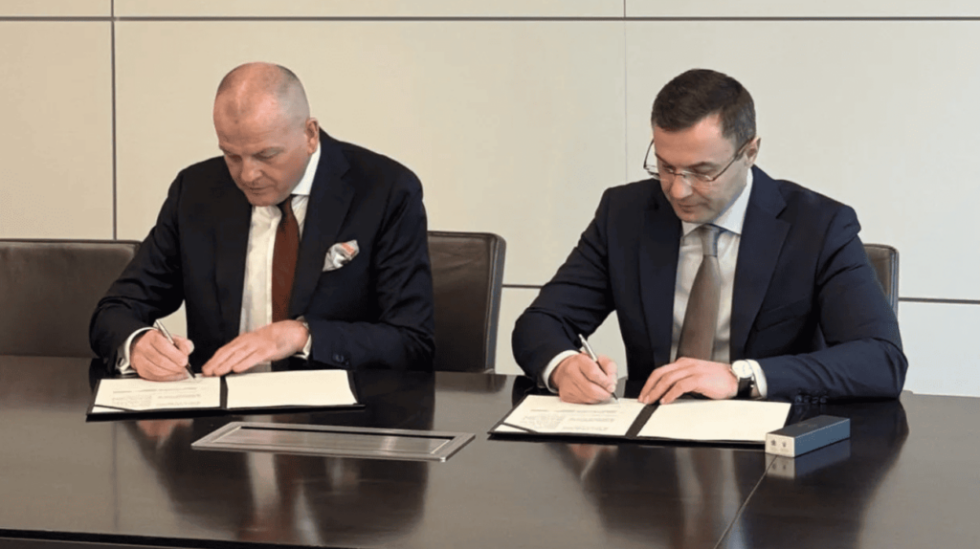 Ukraine und Polen schließen LNG-Abkommen. ORLEN liefert 100 Mio. m³ Gas an Naftogaz. Transport über Klaipėda-Terminal und GIPL-Pipeline. Alle Details hier!