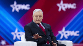 US-Sondergesandter Keith Kellogg macht sich über Donald Trumps Kriegsversprechen lustig und betont, dass nie ein genaues Datum für das angebliche Friedensende genannt wurde.