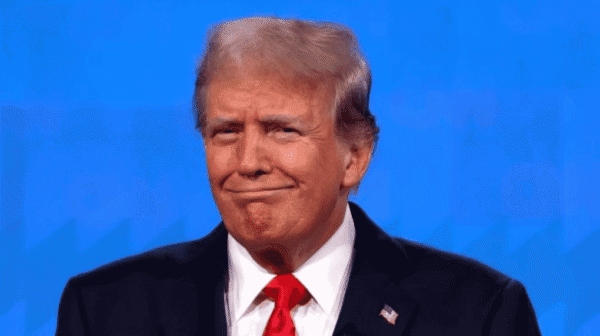 Trump stellt klar: Die USA handeln unabhängig – Länder zahlen, verhandeln oder verzichten. 10 % Zoll als Mindestmaß für Importe weltweit.