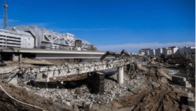A100: Ringbahn- und Westendbrücke werden zügig abgerissen. S-Bahn gesperrt bis 28. April. Nachtliche A100-Sperrungen.
