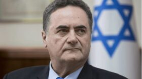 Israel droht mit verstärktem Angriff auf Hamas, falls keine Geiselvereinbarung zustande kommt. Gaza-Stadt Rafah wurde inzwischen militärisch eingeschlossen.