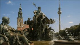 Berliner Brunnen starten am 17. April in die Saison. Erfahren Sie, welche Springbrunnen in Berlin funktionieren – mit Adressen, Tipps und echten Highlights 2025.
