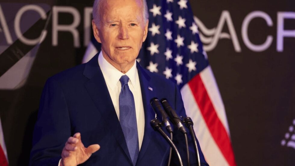 Joe Biden kritisierte in seiner ersten Rede nach dem Amt die Trump-Regierung scharf. Sorge um Sozialversicherung sorgt für Unruhe bei Millionen.