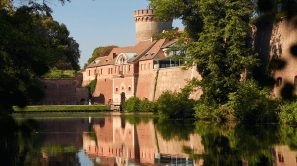 Entdecken Sie die Zitadelle Spandau – Berlins imposante Renaissance-Festung mit Geheimnissen, Geschichte und Top-Ausblick. Ein Muss für Berlin-Besucher mit Kulturhunger.