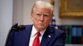 Die Trump-Administration plant laut NYT keine neuen Waffenlieferungen für die Ukraine. Auch die Geheimdiensthilfe und Verhandlungen mit Russland sind gefährdet.