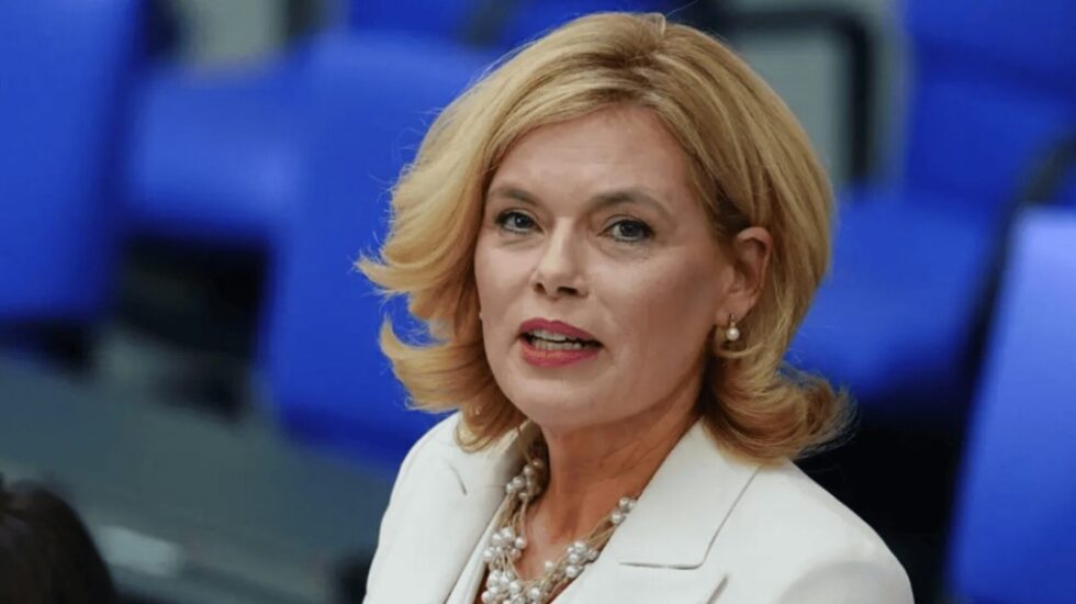 Am 20. April kündigt Bundestagspräsidentin Klöckner an, im Streit um den Umgang mit der AfD zu vermitteln – falls sich die Fraktionen nicht einigen.