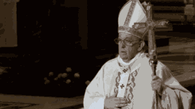 Papst Franziskus ist im Alter von 88 Jahren gestorben. Renewz berichtet, was nach seinem Tod im Vatikan passiert und wer als nächster Pontifex infrage kommt.