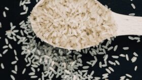 Japan importiert erstmals seit 25 Jahren Reis aus Südkorea. Grund: Reiskrise durch Hitze, Panikkäufe und Logistikprobleme.