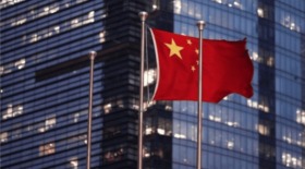 China nutzt Südkorea zur Umgehung von US-Zöllen: Zoll entdeckt gefälschte Ursprungsangaben bei Exporten nach USA. Trump verhängt neue Strafzölle auf China.