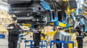 Was passiert mit Chinas Fabriken? US-Zölle legen Produktion lahm – betroffen sind Jeans, Geräte, tausende Arbeitsplätze. Wie geht es weiter?
