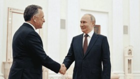 Witkoff und Putin sprachen in Moskau über eine mögliche Waffenruhe im Ukraine-Krieg. Drei Stunden Gespräch und neue Dynamik in den Verhandlungen um Frieden.