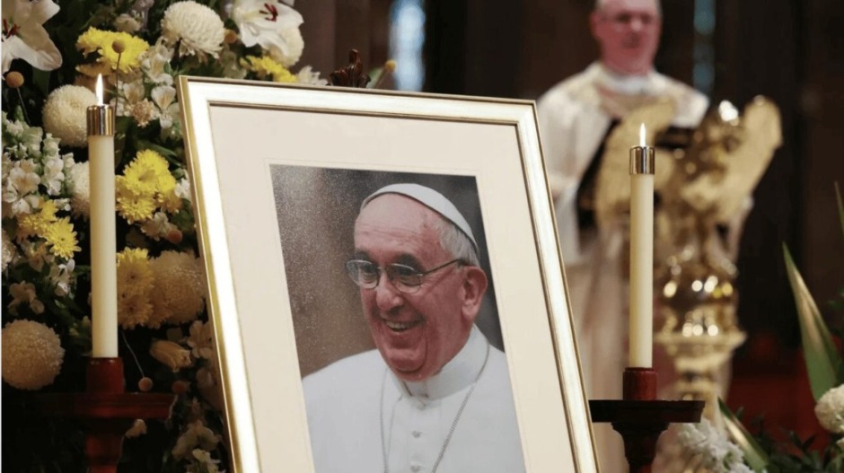Am 7. Mai treffen sich Kardinäle im Vatikan, um nach dem Tod von Papst Franziskus einen neuen Papst zu wählen. Die Wahlvorbereitungen laufen.