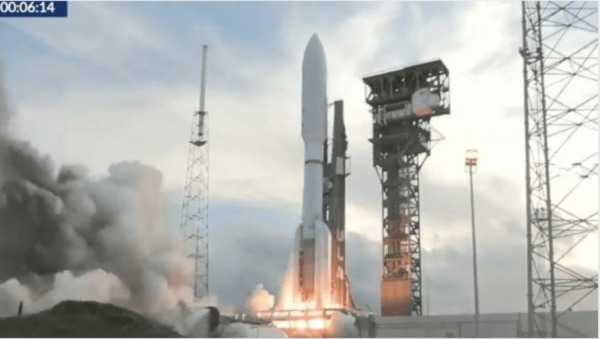 Amazon bringt erste Kuiper-Satelliten ins All. Das 10-Milliarden-Dollar-Projekt wird zur ernsthaften Konkurrenz für Starlink.