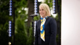 US-Botschafterin Bridget Brink nennt Russland als Angreifer nach massiven Raketenangriffen auf Kiew und andere Städte in der Nacht zum 6. April.