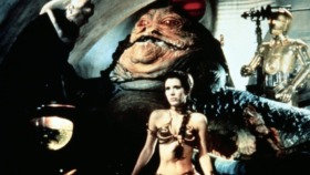 Carrie Fishers legendärer „Star Wars“-Bikini ist nun dauerhaft im BikiniARTmuseum zu sehen – ein popkulturelles Symbol zwischen Ästhetik, Fandom und Filmgeschichte.
