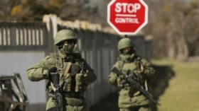 Krim: Drohnen griffen mehrere Militärflugplätze an, darunter „Kacha“. Partisanen berichten von Explosionen, Satellitenbilder belegen Brände am Stützpunkt.