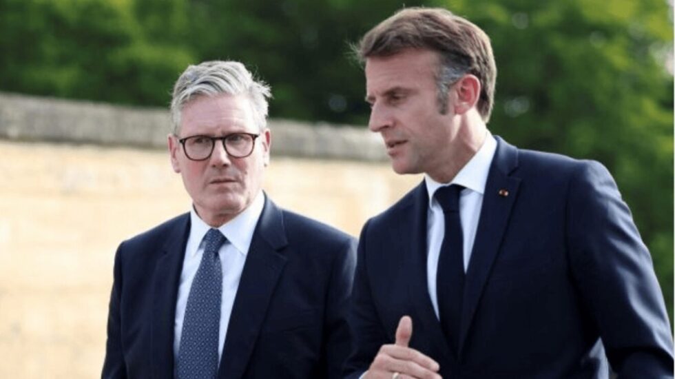 Der britische Premierminister Keir Starmer und der französische Präsident Emmanuel Macron sprachen über eine mögliche 30-tägige Waffenruhe in der Ukraine. Die Rolle Russlands wurde dabei besonders hervorgehoben.