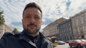 Selenskyj gedenkt in Kyjiw am Tag des Sieges über den Nationalsozialismus und betont: Jedes Böse endet. Ein starkes Zeichen aus der Ukraine.