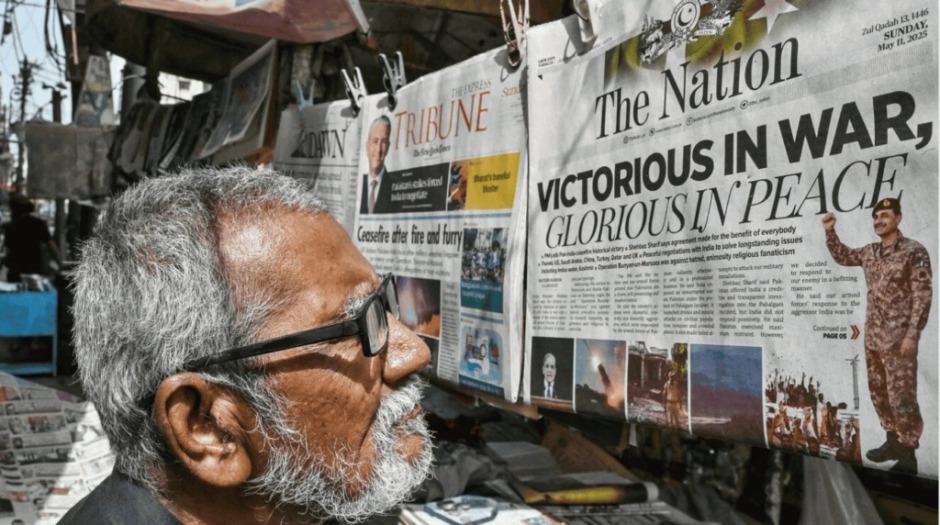 Indien und Pakistan werfen sich gegenseitig Brüche der neuen Waffenruhe vor – doch erste Anzeichen deuten auf eine vorläufige Entspannung der Lage hin.