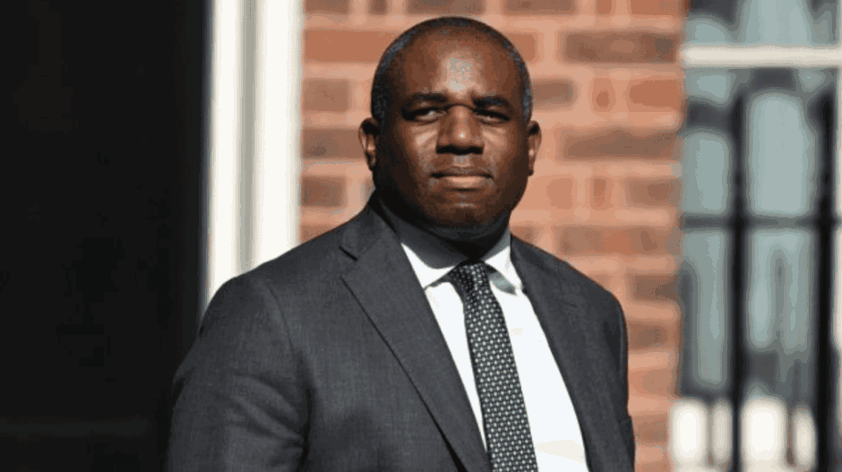 David Lammy: Putin entzieht sich Friedensgesprächen mit der Ukraine. Großbritannien fordert Waffenstillstand als Voraussetzung für Dialog.