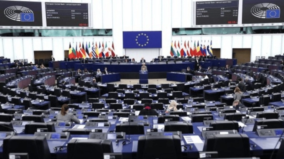 Die EU will am 14. Mai das 17. Sanktionspaket gegen Russland vorab vereinbaren. Im Fokus: Schattenflotte, Sanktionen und Ungarns Blockade.