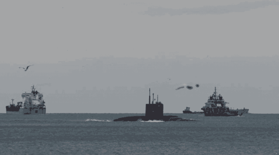 Großbritannien jagt russische U-Boote mit KI-Drohnen. Lura erkennt feindliche Signaturen, schützt Unterseekabel und stärkt die NATO-Sicherheit.