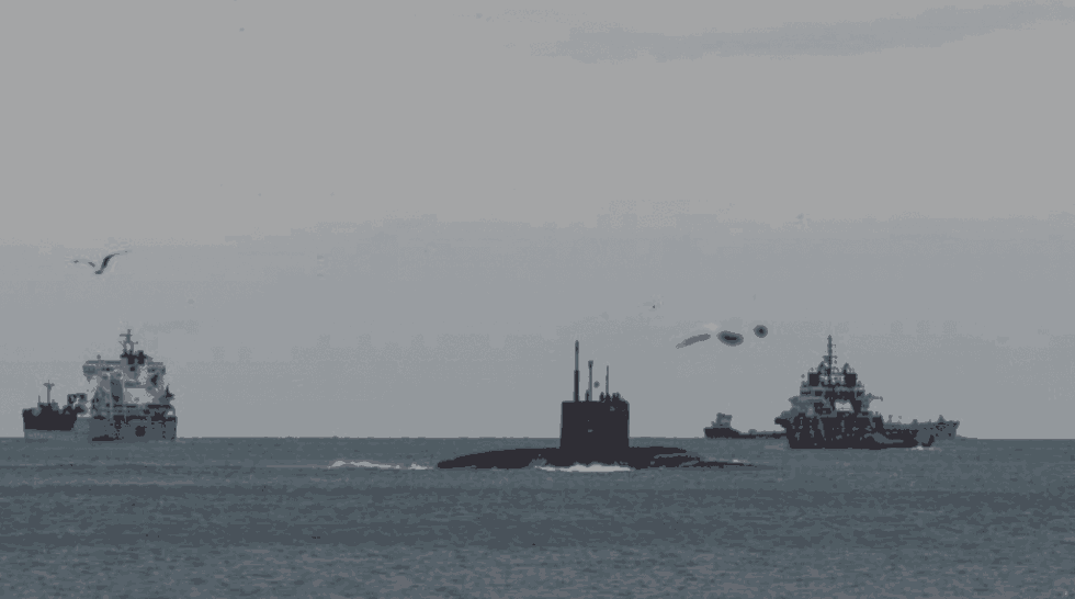 Großbritannien jagt russische U-Boote mit KI-Drohnen. Lura erkennt feindliche Signaturen, schützt Unterseekabel und stärkt die NATO-Sicherheit.