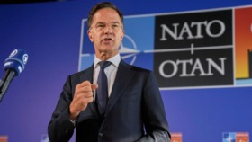 Wadephul unterstützt Trumps NATO-Ziel von 5 %. Rutte lobt Deutschlands Rolle, SPD und Pistorius bremsen – Debatte vor NATO-Gipfel spitzt sich zu.