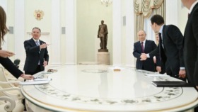 Putin lehnt Gespräche über US-Friedensplan ab. Witkoff sagt Reise ab. Kiew setzt auf internationale Rechtsordnung statt Kompromisse mit Russland.