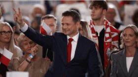 Polens Präsidentenwahl: Trzaskowski (PO) liegt knapp vor Nawrocki (PiS). Die Stichwahl findet am 1. Juni statt. Sicherheit und EU-Kurs prägen den Wahlkampf.