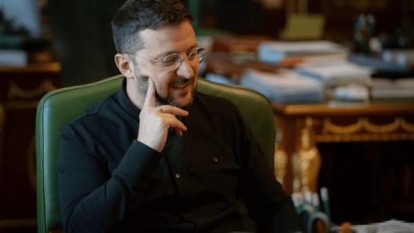Präsident Wolodymyr Selenskyj gratulierte dem neu gewählten Präsidenten Rumäniens, Nicușor Dan, und betonte die weitere Unterstützung für die Ukraine.