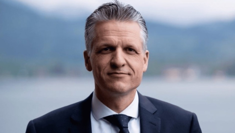 Die Bundesregierung fordert harte EU-Sanktionen gegen Russland, darunter Gas- und Uranembargos. Thorsten Frei ruft Europa auf, die Komfortzone zu verlassen.