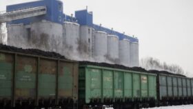 Reuters entdeckt Rückgang in Russlands Wirtschaft: 36 Mio. Tonnen weniger Fracht, Exporteinbrüche, Sanktionen, schwache Nachfrage. Putins Sorgen nehmen zu.