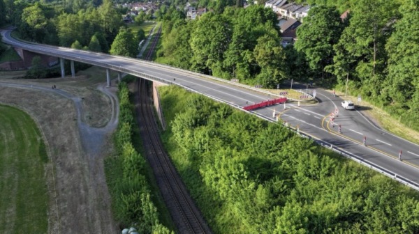 B45 bei Bad König bis Ende 2025 gesperrt – Zeller Brücke einsturzgefährdet. Wirtschaft leidet massiv. IHK fordert Neubau wie in Genua.