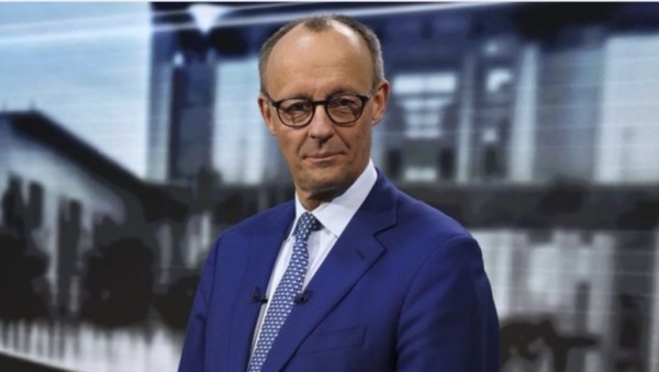Merz warnt vor EU-Geldern für die Slowakei bei weiterer Abkehr vom EU-Kurs. Fico und Orbán geraten wegen Russland-Haltung zunehmend in die Kritik.