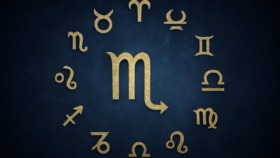 Horoskop heute am 23. Mai 2025: Der Skorpion-Mond bringt emotionale Tiefe, Klarheit und Transformation. Erfahre jetzt, was dein Sternzeichen heute erwartet.