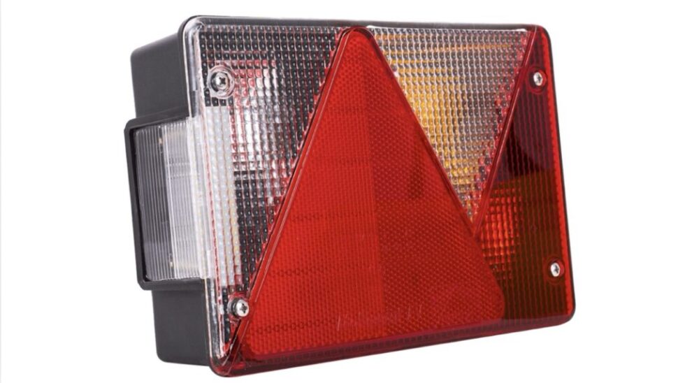 Fahrzeugbeleuchtung für Anhänger sorgt für mehr Sicherheit und Sichtbarkeit. Entdecken Sie die besten Rückleuchten für jede Wetterlage und jeden Einsatz.